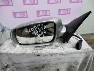 Gebrauchte Außenspiegel links Skoda Fabia (6Y2) 1.2 Preis € 29,99 Margenregelung angeboten von Autodemontage Aandijk