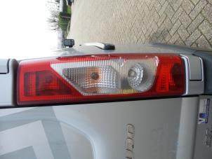 Usagé Feu arrière droit Fiat Scudo (270) 2.0 D Multijet Prix € 39,99 Règlement à la marge proposé par Autodemontage Aandijk