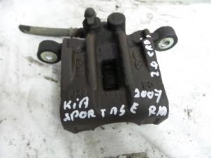 Used Rear brake calliper, right Kia Sportage (JE) 2.0 CRDi 16V VGT 4x2 Price € 39,99 Margin scheme offered by Autodemontage Aandijk