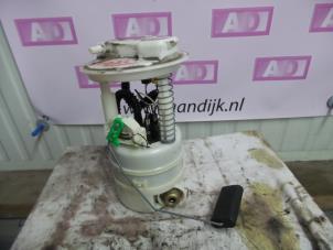 Used Petrol pump Renault Modus Price on request offered by Autodemontage Aandijk