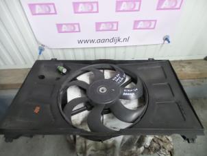 Usagé Boîtier ventilateur Kia Rio II (DE) 1.4 16V Prix € 39,99 Règlement à la marge proposé par Autodemontage Aandijk