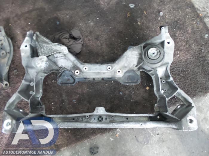 Used Subframe Mercedes C Sportcoupé (C203) 2.2 C-220 CDI 16V Price € 99,99 Margin scheme offered by Autodemontage Aandijk