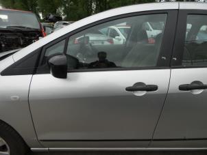 Usagé Porte avant gauche Mazda 5 (CR19) 1.8i 16V Prix € 150,00 Règlement à la marge proposé par Autodemontage Aandijk
