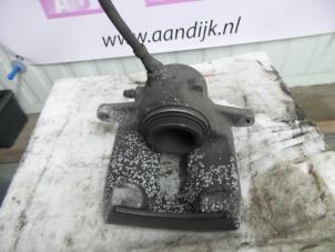 Used Front brake calliper, right Mercedes C (W204) 2.2 C-220 CDI 16V Price € 45,00 Margin scheme offered by Autodemontage Aandijk