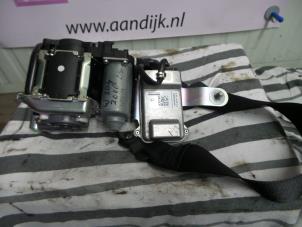 Used Seatbelt tensioner, left Mercedes C-Klasse Price € 90,00 Margin scheme offered by Autodemontage Aandijk