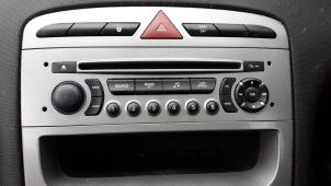 Gebrauchte Radio CD Spieler Peugeot 308 SW (4E/H) 1.6 HDi 16V Preis € 74,99 Margenregelung angeboten von Autodemontage Aandijk