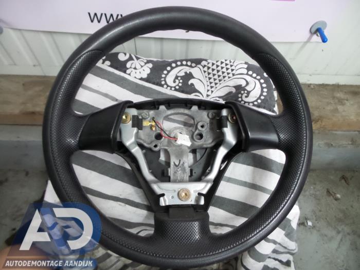 Używane Kierownica Mazda 5 (CR19) 1.8i 16V Cena € 44,99 Procedura marży oferowane przez Autodemontage Aandijk