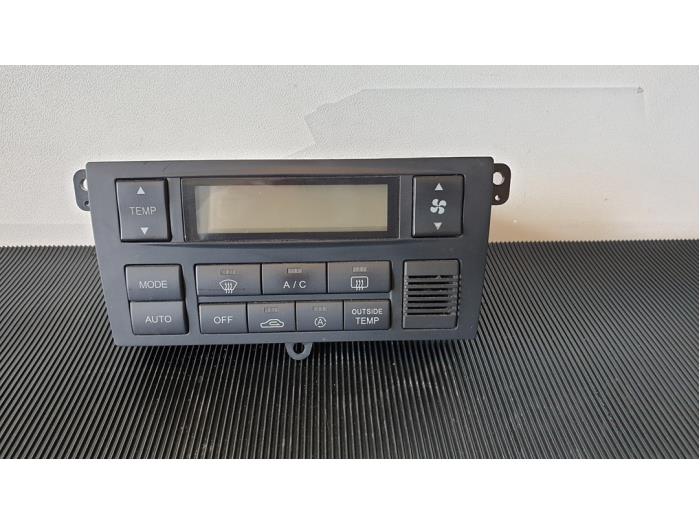 Air conditioning control panel from a Hyundai Coupe 2.0i 16V 2005