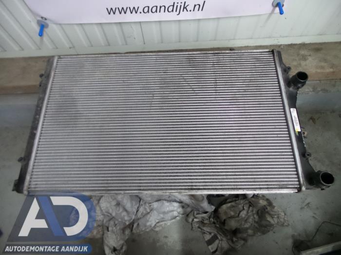 Used Radiator Volkswagen Passat (3C2) 1.9 TDI Price € 34,99 Margin scheme offered by Autodemontage Aandijk