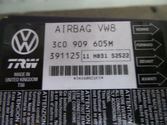 Airbag Module from a Volkswagen Passat (3C2) 2.0 TDI 140 2007