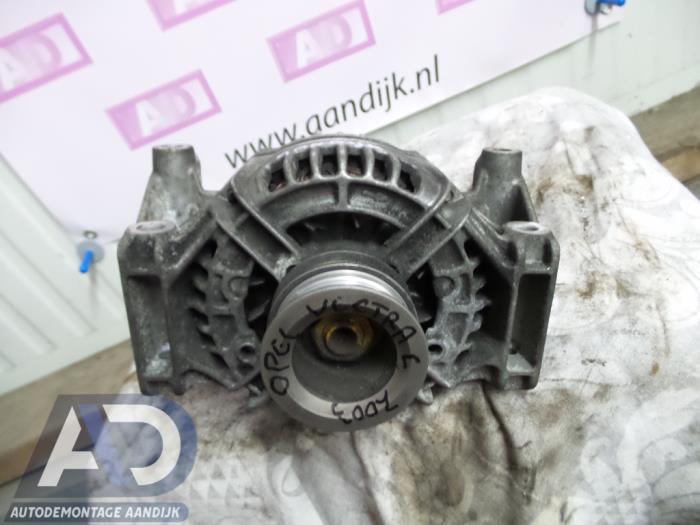 Begagnade Dynamo Opel Vectra C GTS 2.2 16V Pris € 39,99 Marginaltabell erbjuds av Autodemontage Aandijk