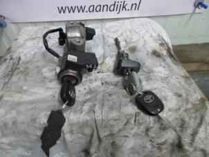 Used Set of cylinder locks (complete) Toyota Avensis Price on request offered by Autodemontage Aandijk