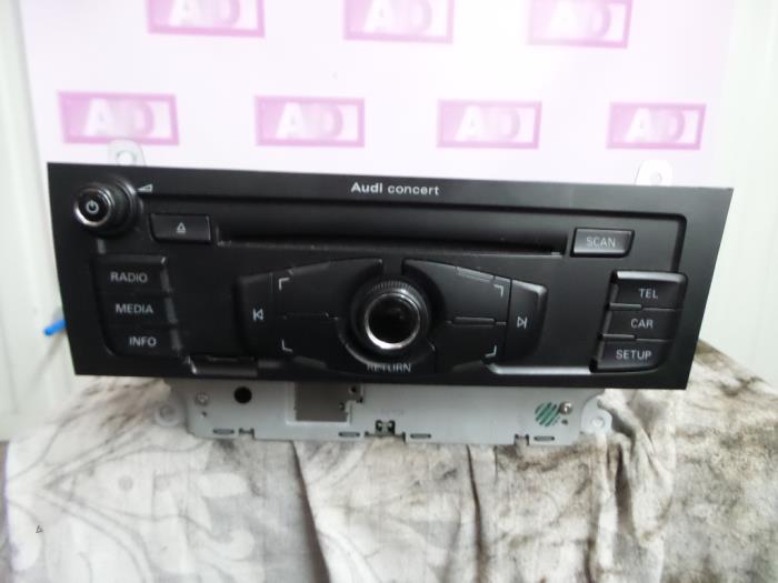 Radio/Lecteur CD d'un Audi A5 (8T3) 2.7 TDI V6 24V 2009
