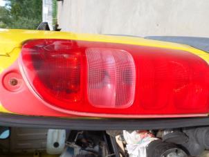 Gebrauchte Rücklicht rechts Renault Master Preis auf Anfrage angeboten von Autodemontage Aandijk