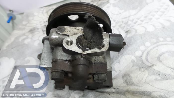 Begagnade Servostyrningspump Chevrolet Kalos (SF48) 1.2 Pris € 39,99 Marginaltabell erbjuds av Autodemontage Aandijk