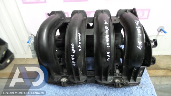 Begagnade Insugsrör Peugeot 307 (3A/C/D) 1.4 16V Pris € 39,99 Marginaltabell erbjuds av Autodemontage Aandijk