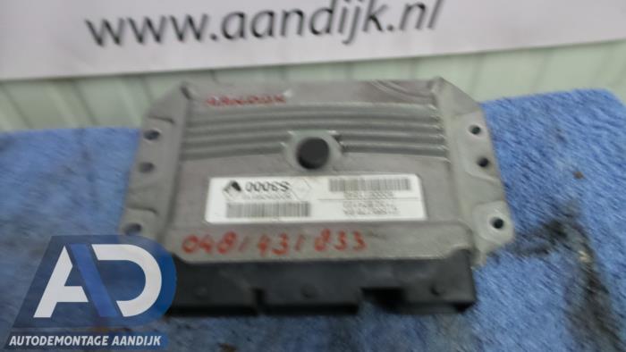Used Engine management computer Renault Grand Scénic II (JM) 1.6 16V Price € 49,99 Margin scheme offered by Autodemontage Aandijk