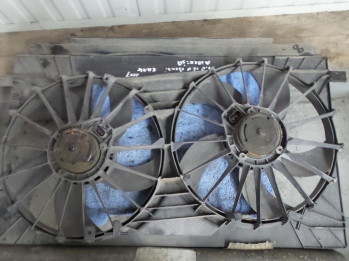 Cooling fan housing from a Dodge Caliber 1.8 16V 2007
