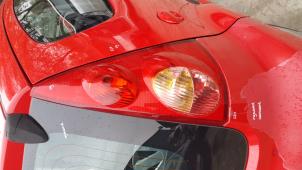 Usagé Feu arrière droit Peugeot 107 1.0 12V Prix € 29,99 Règlement à la marge proposé par Autodemontage Aandijk