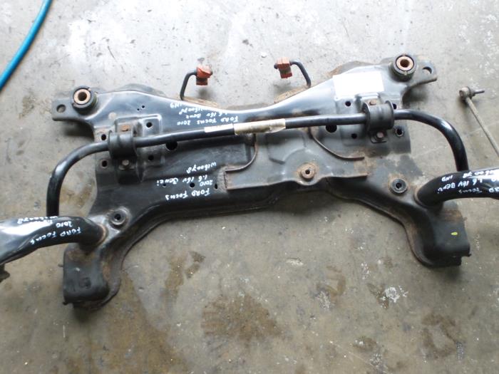 Subframe from a Ford Focus 2 Wagon 1.6 16V 2010