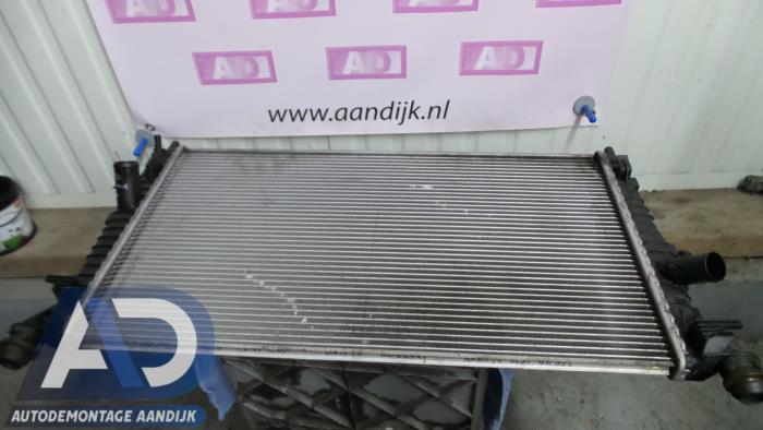 Used Radiator Ford Focus 2 Wagon 1.6 16V Price € 34,99 Margin scheme offered by Autodemontage Aandijk