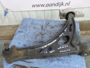 Usagé Bras de suspension avant droit Volkswagen Touran (1T1/T2) 1.6 Prix sur demande proposé par Autodemontage Aandijk