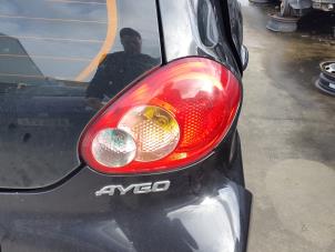 Usagé Feu arrière droit Toyota Aygo (B10) 1.0 12V VVT-i Prix € 24,99 Règlement à la marge proposé par Autodemontage Aandijk