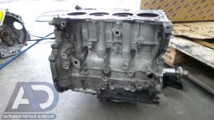 Motor Unterblock van een Toyota Corolla Verso (R10/11) 2.2 D-4D 16V 2008
