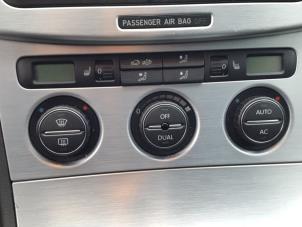 Usados Panel de control de aire acondicionado Volkswagen Passat Variant (3C5) 2.0 TDI 140 Precio € 69,99 Norma de margen ofrecido por Autodemontage Aandijk