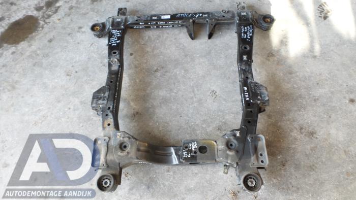 Usados Subchasis Opel Astra J GTC (PD2/PF2) 1.7 CDTi 16V ecoFLEX 110 Precio € 99,99 Norma de margen ofrecido por Autodemontage Aandijk