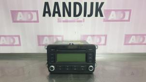Used Radio CD player Volkswagen Passat Variant (3C5) 2.0 TDI 140 Price € 39,99 Margin scheme offered by Autodemontage Aandijk