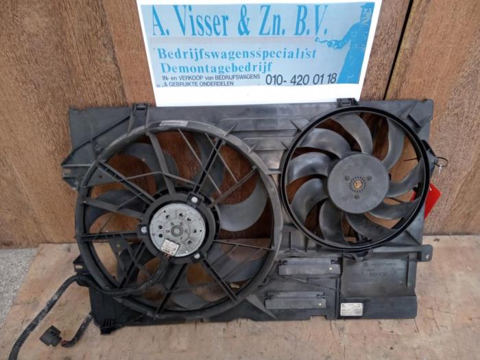 Radiator fan Volkswagen Transporter T5 2.5 TDi 7H0121207H