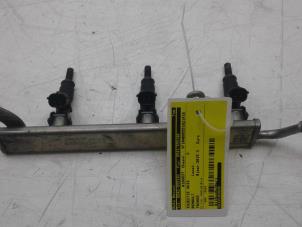 Used Injector housing Renault Twingo III (AH) 1.0 SCe 70 12V Price € 149,00 Margin scheme offered by Autobedrijf G.H. Wessel B.V.