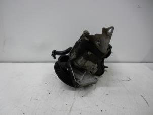 Used Power steering pump Mercedes Vito (639.6) 2.2 110 CDI 16V Euro 5 Price € 200,00 Margin scheme offered by Autobedrijf G.H. Wessel B.V.