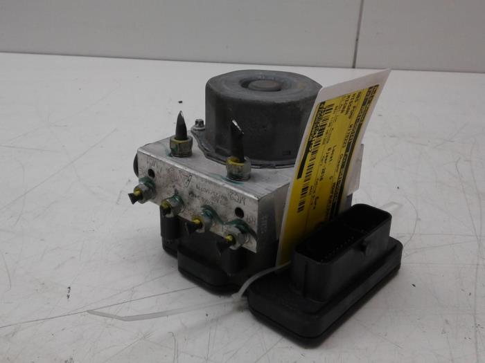 Begagnade ABS-pump Nissan Micra (K13) 1.2 12V Pris € 198,45 Marginaltabell erbjuds av Wessel Parts & Service B.V.