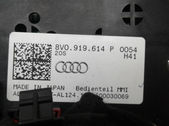 I-Drive knob from a Audi A3 (8V1/8VK) 1.4 TFSI 16V 2016