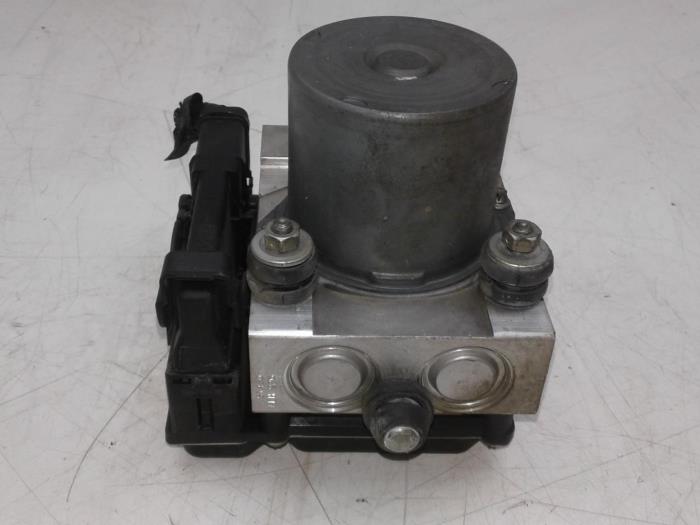 Begagnade ABS-pump Landrover Range Rover III (LM) 3.6 TDV8 32V Pris € 103,95 Marginaltabell erbjuds av Wessel Parts & Service B.V.