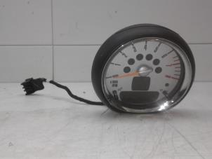 Usagé Tachomètre Mini Clubman (R55) 1.6 16V Cooper S Prix € 99,00 Règlement à la marge proposé par Autobedrijf G.H. Wessel B.V.