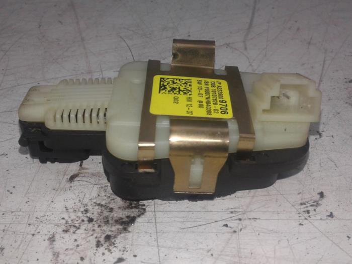 Rain sensor Opel Insignia Country Tourer Mk.I 2.0 CDTI 16V 2229009706