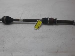 Used Front drive shaft, right Renault Clio IV (5R) 1.2 16V Price € 99,00 Margin scheme offered by Autobedrijf G.H. Wessel B.V.