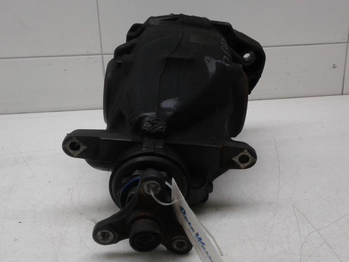 Rear differential from a BMW 3 serie Touring (F31) 318d 2.0 16V 2016