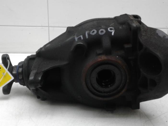 Rear differential from a BMW 3 serie Touring (F31) 318d 2.0 16V 2016