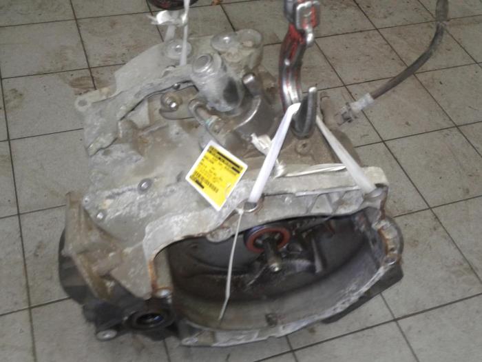 Usagé Boîte de vitesse Opel Corsa D Prix € 525,00 Règlement à la marge proposé par Wessel Parts & Service B.V.