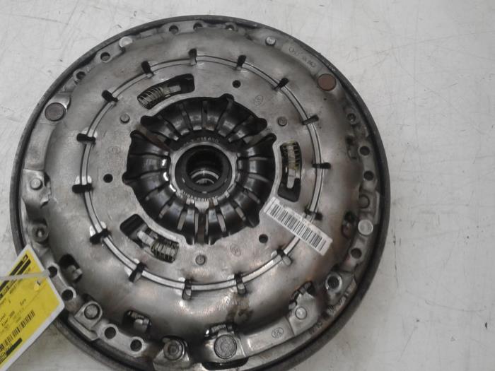 Gebrauchte Schwungrad BMW 1 serie (E87/87N) 116d 16V Preis € 271,95 Margenregelung angeboten von Wessel Parts & Service B.V.