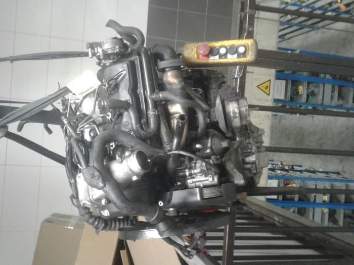 Engine from a Audi A6 Avant (C5) 2.5 TDI V6 24V 1999