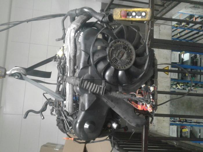 Engine from a Audi A6 Avant (C5) 2.5 TDI V6 24V 1999