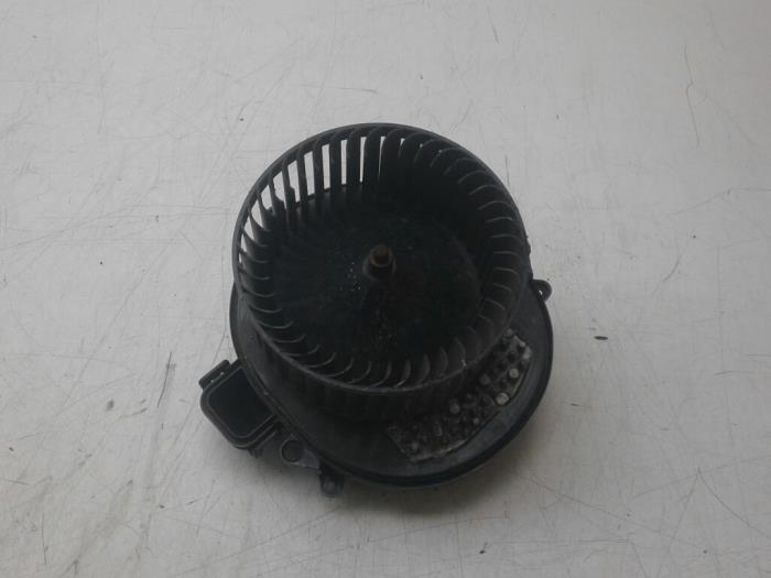 Motor de ventilador de calefactor de un BMW 3 serie Touring (F31) 318d 2.0 16V 2014