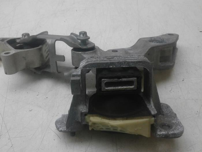 Usagé Support moteur Mercedes Vito (447.6) 1.6 111 CDI 16V Prix € 82,95 Règlement à la marge proposé par Wessel Parts & Service B.V.