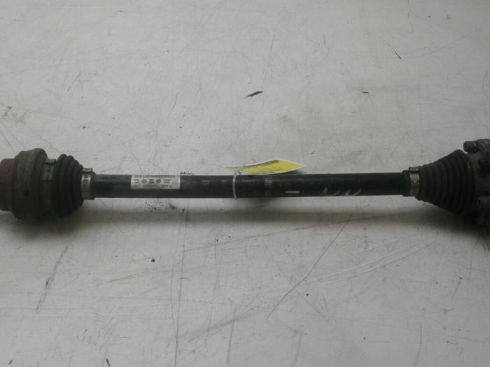 Gebrauchte Antriebswelle rechts hinten Volkswagen Tiguan (5N1/2) Preis € 42,00 Margenregelung angeboten von Wessel Parts & Service B.V.