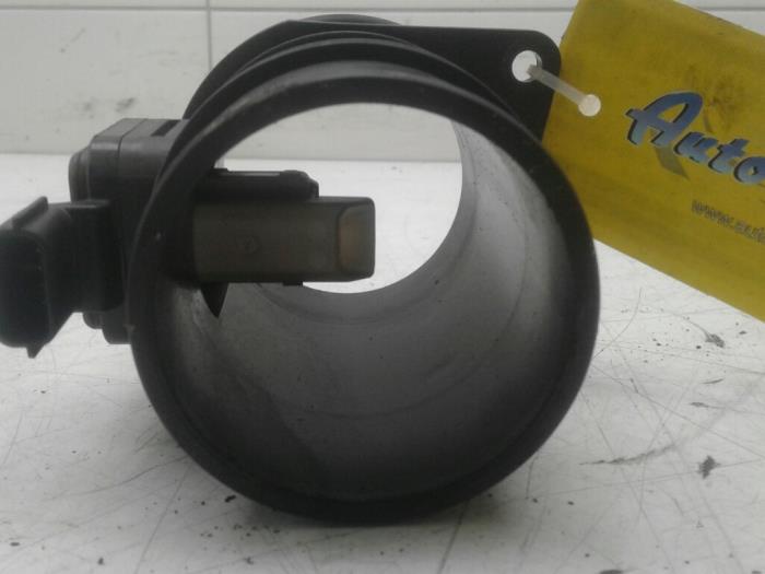 Airflow meter from a Renault Kangoo/Grand Kangoo (KW) 1.5 dCi 90 FAP 2015